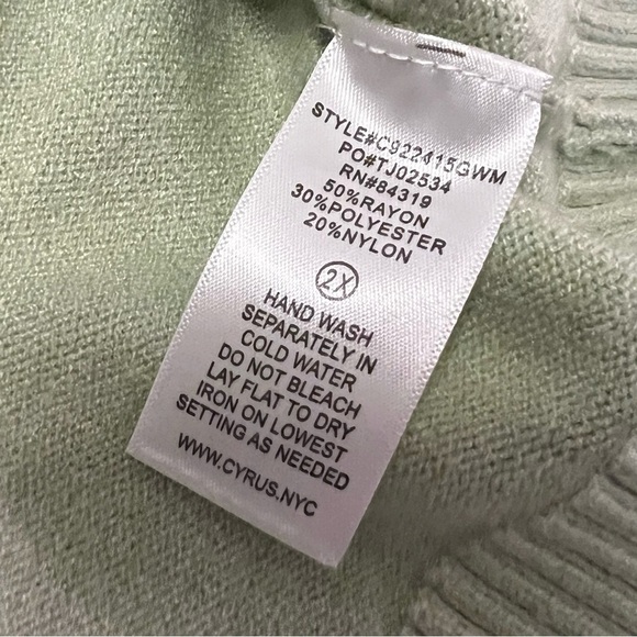NWT Cyrus Women’s Crewneck Sweater - Light Green Sage Size 2X - Picture 8 of 10